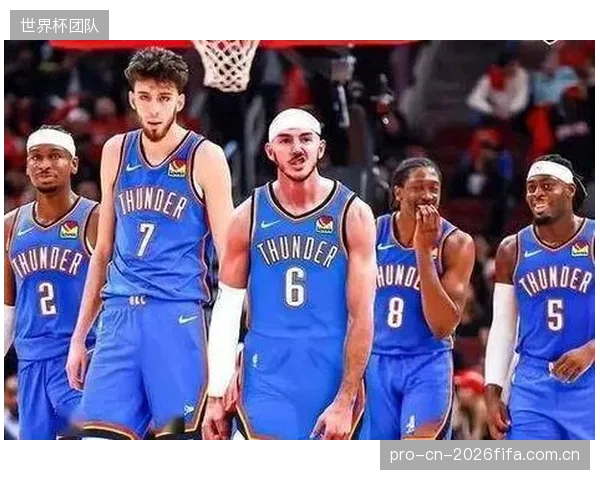 雷霆队依靠霍姆格伦的快速换防和多尔特的单防能力,打造了季后赛最高效的防守。 雷霆队依靠霍姆格伦的快速换防和多尔特的单防能力,打造了季后赛最高效的防守。
